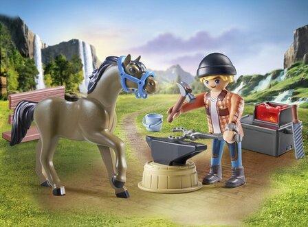 71357 PLAYMOBIL Horses of Waterfall Hoefsmid: Ben &amp; Achilles